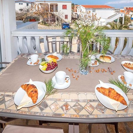 Apartment Tema วีร์ ภายนอก รูปภาพ