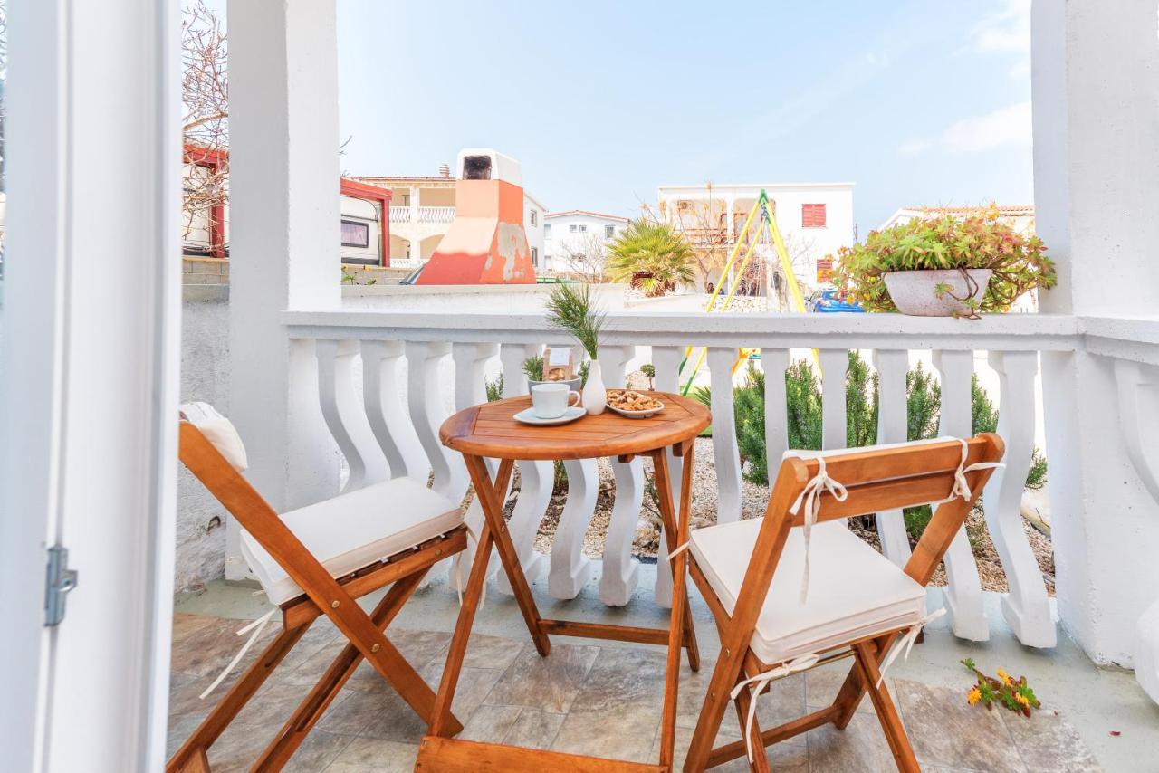 Apartment Tema วีร์ ภายนอก รูปภาพ