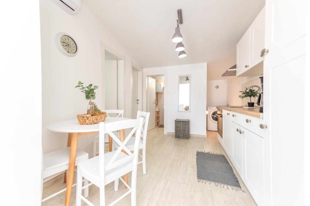 Apartment Tema วีร์ ภายนอก รูปภาพ