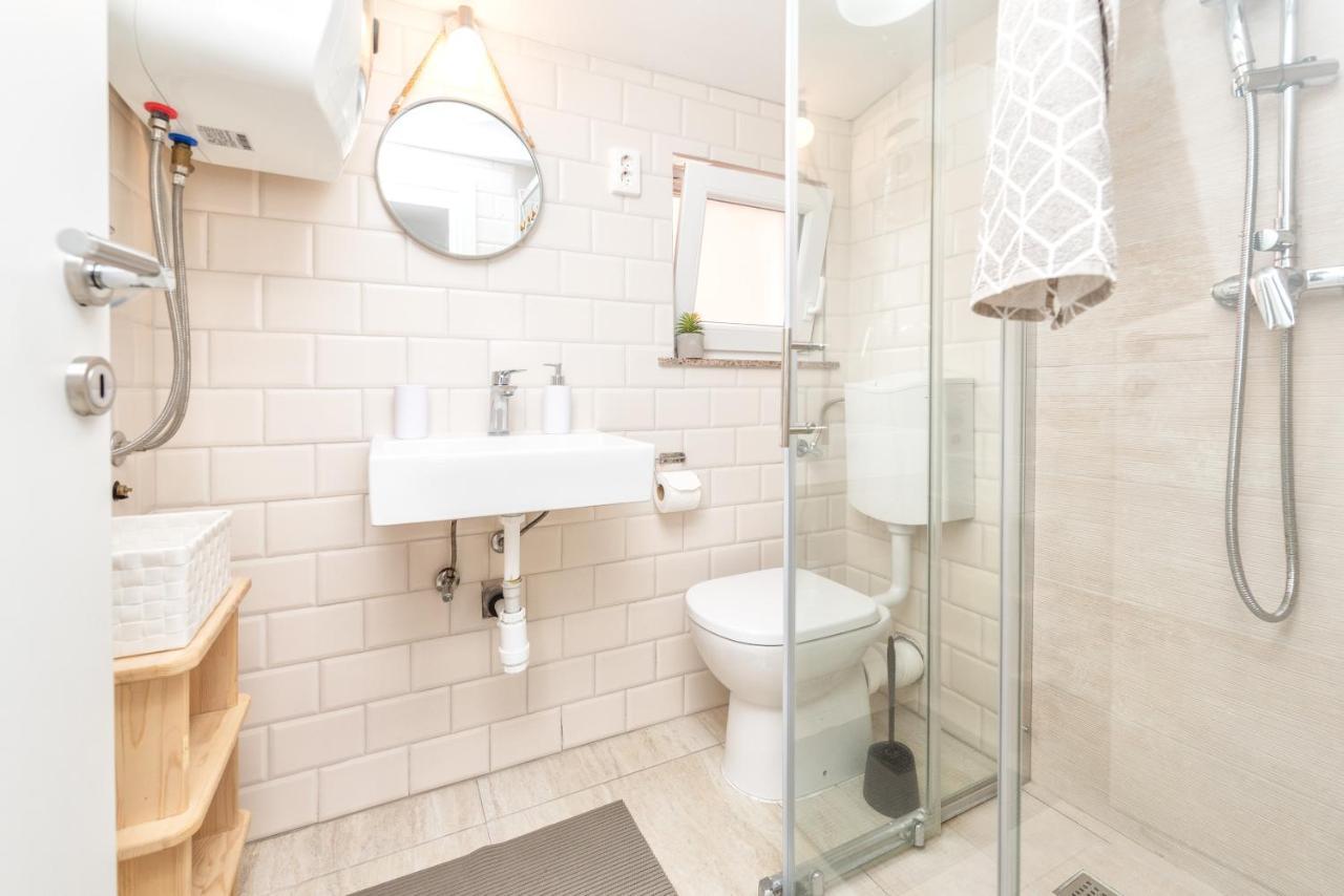 Apartment Tema วีร์ ภายนอก รูปภาพ